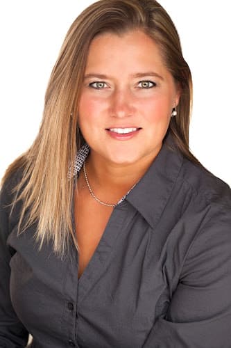 Marie Cyr, NMLS#269403, PrimeLending