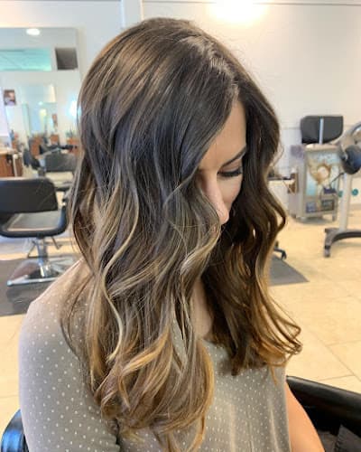 Xenia Claudeth Salon